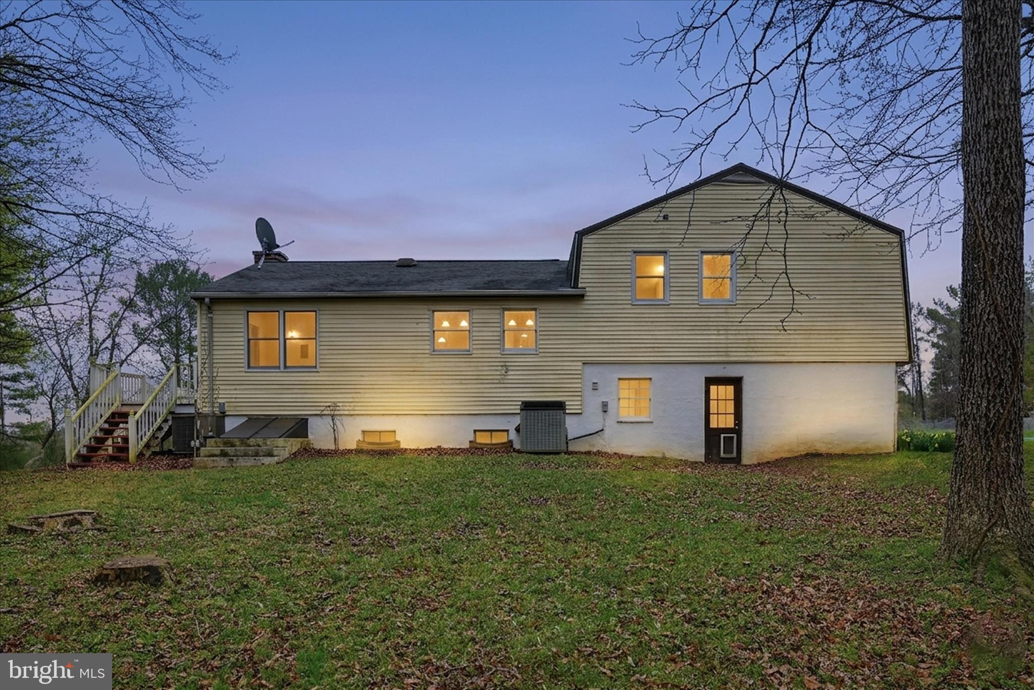 LOVETTSVILLE - Residential