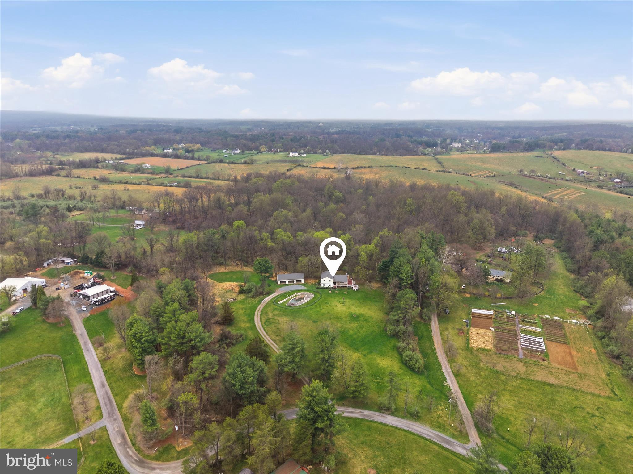 LOVETTSVILLE - Residential