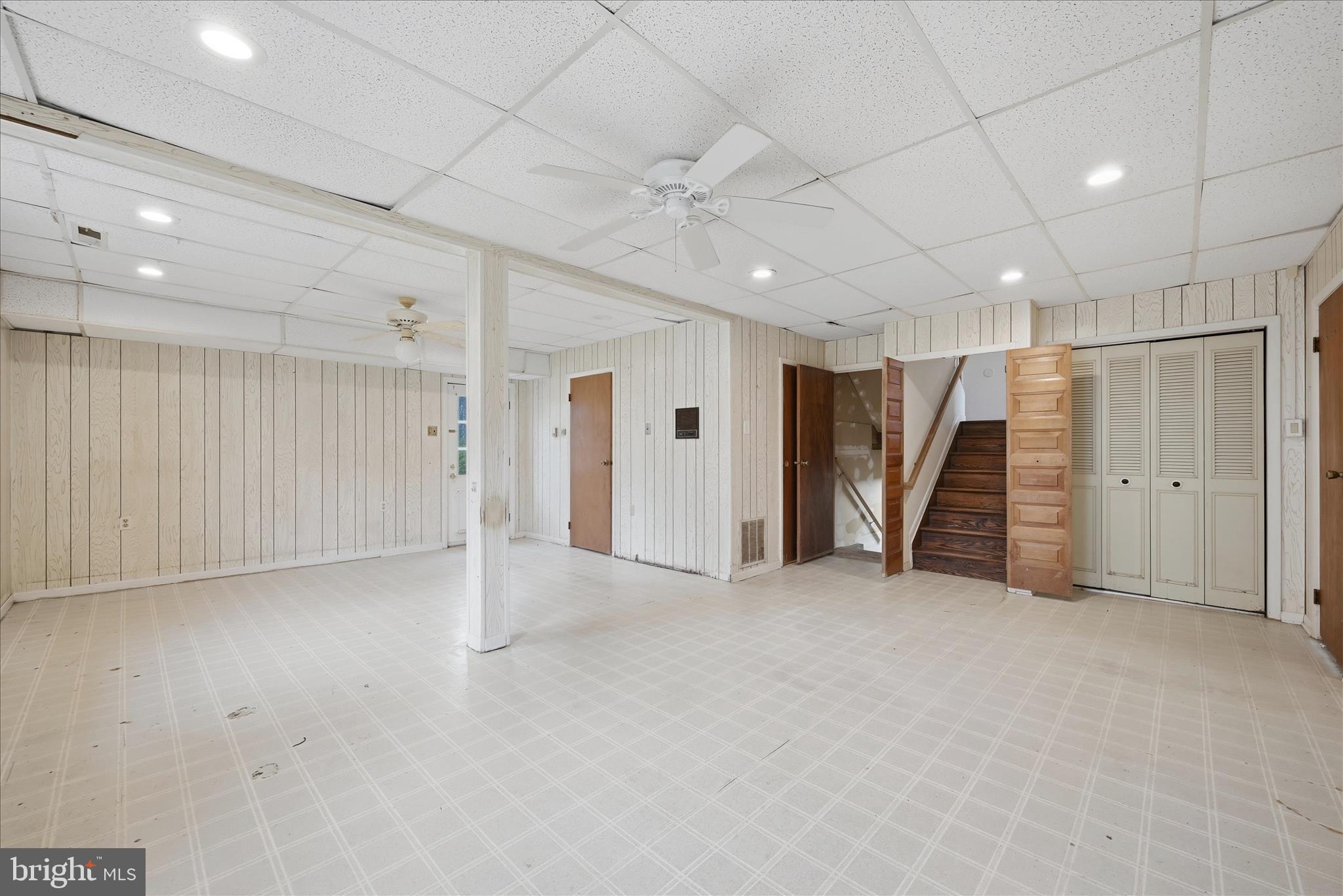 LOVETTSVILLE - Residential