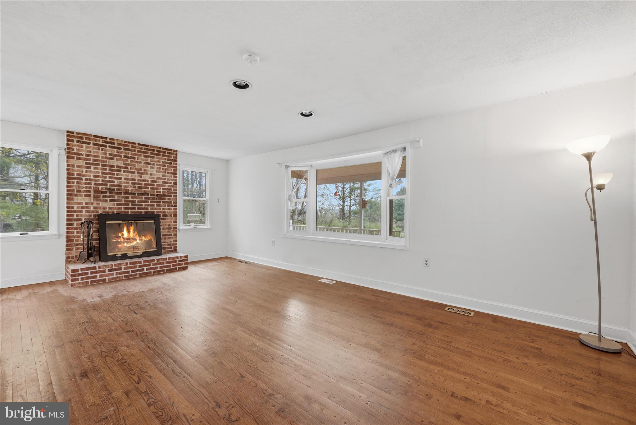 LOVETTSVILLE - Residential