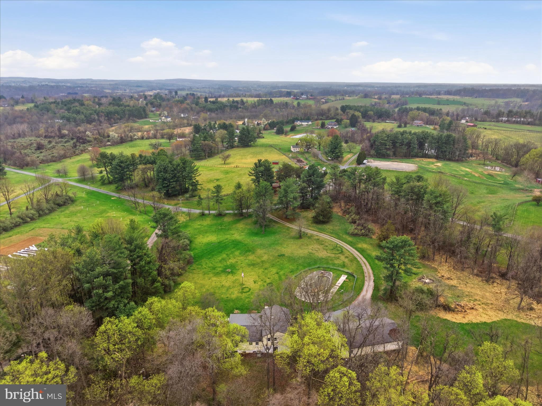 LOVETTSVILLE - Residential