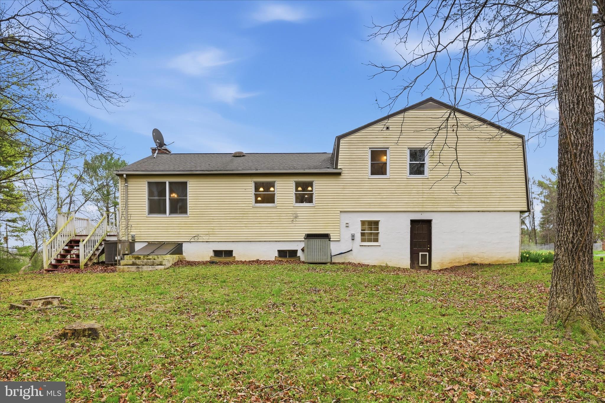 LOVETTSVILLE - Residential