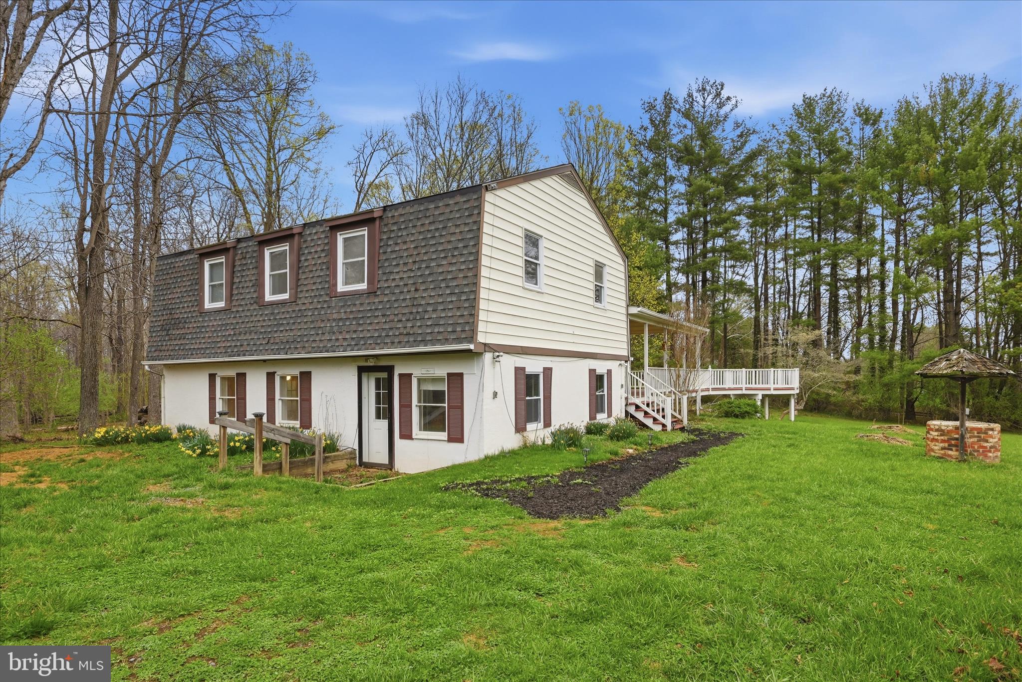 LOVETTSVILLE - Residential