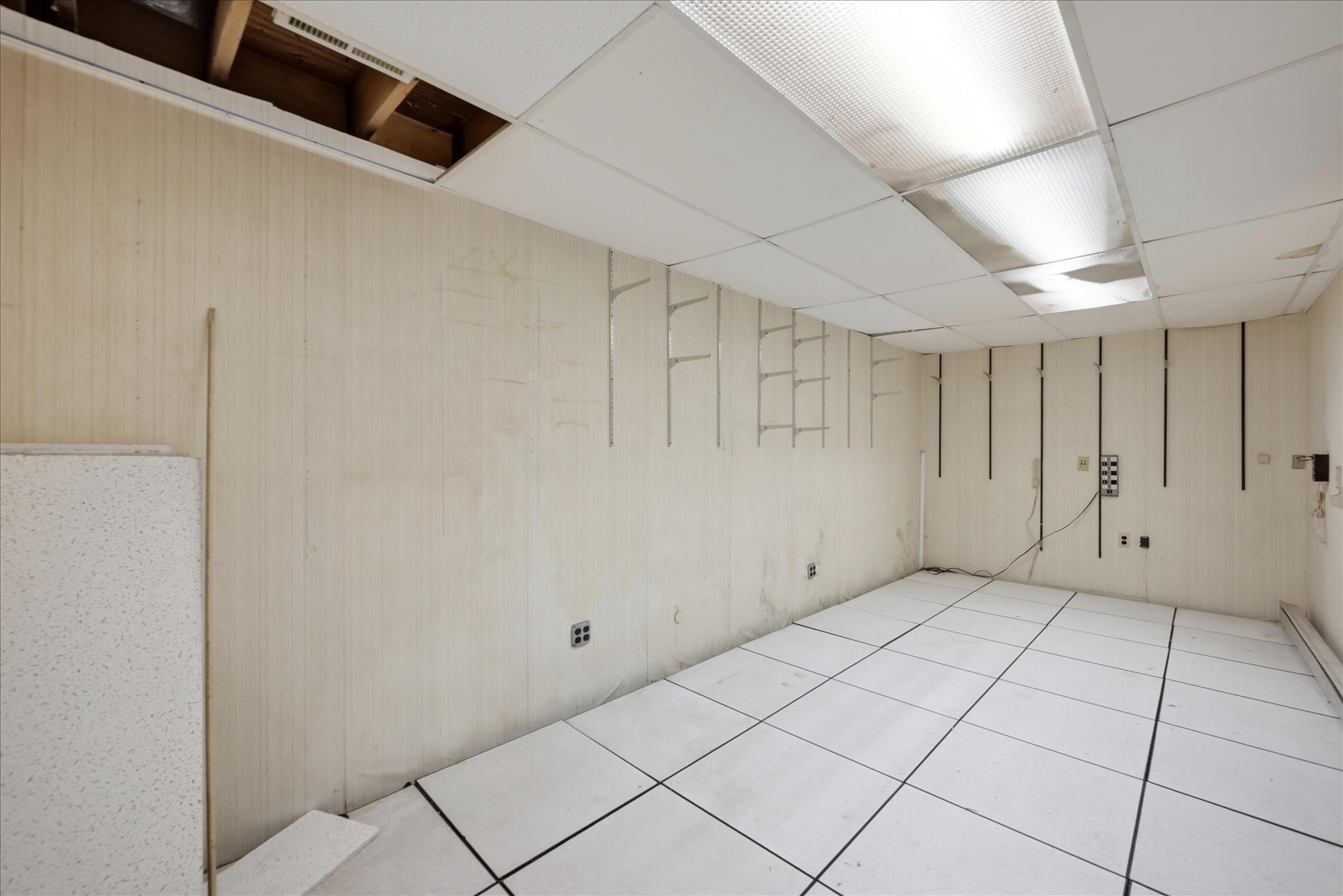 LOVETTSVILLE - Residential