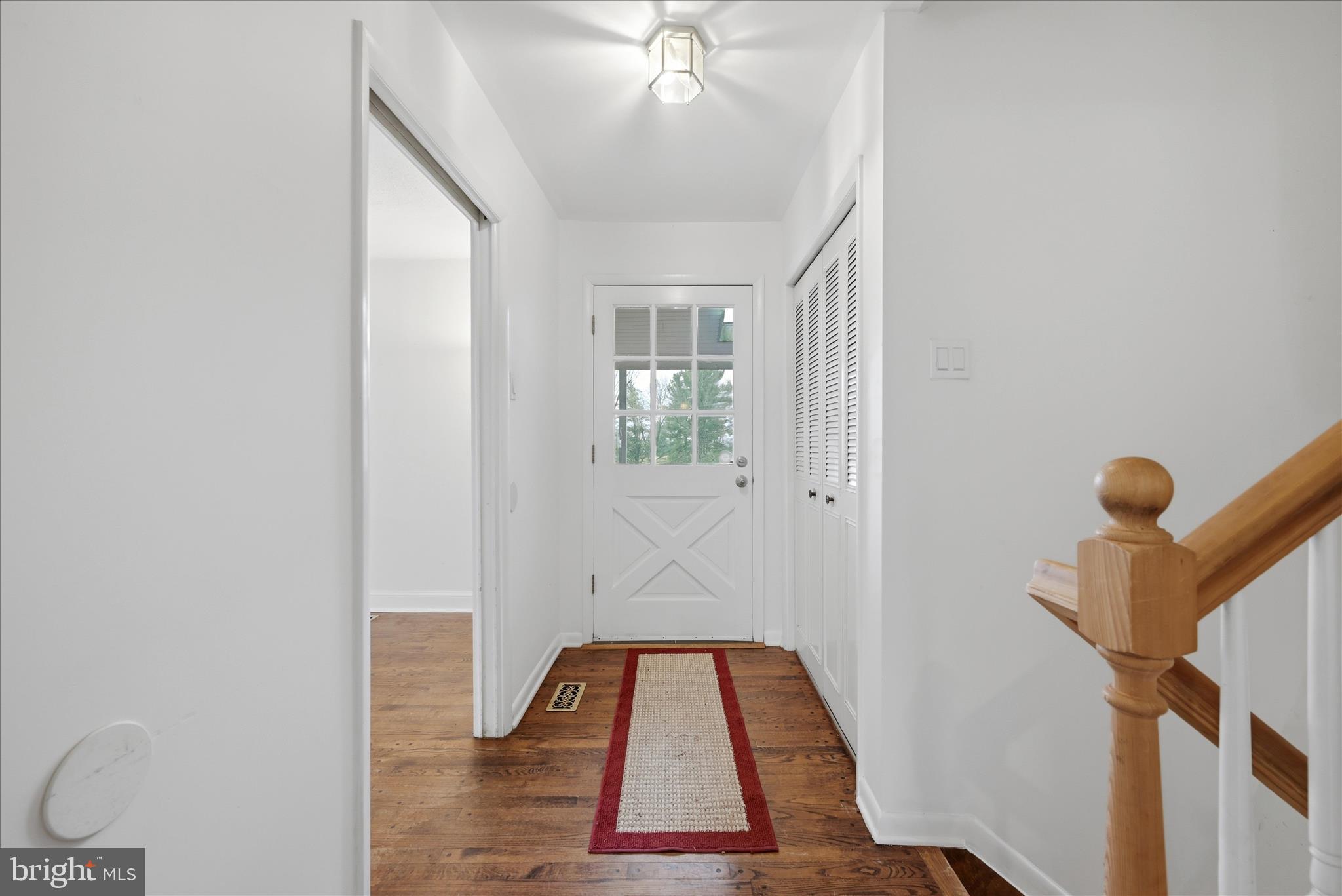 LOVETTSVILLE - Residential