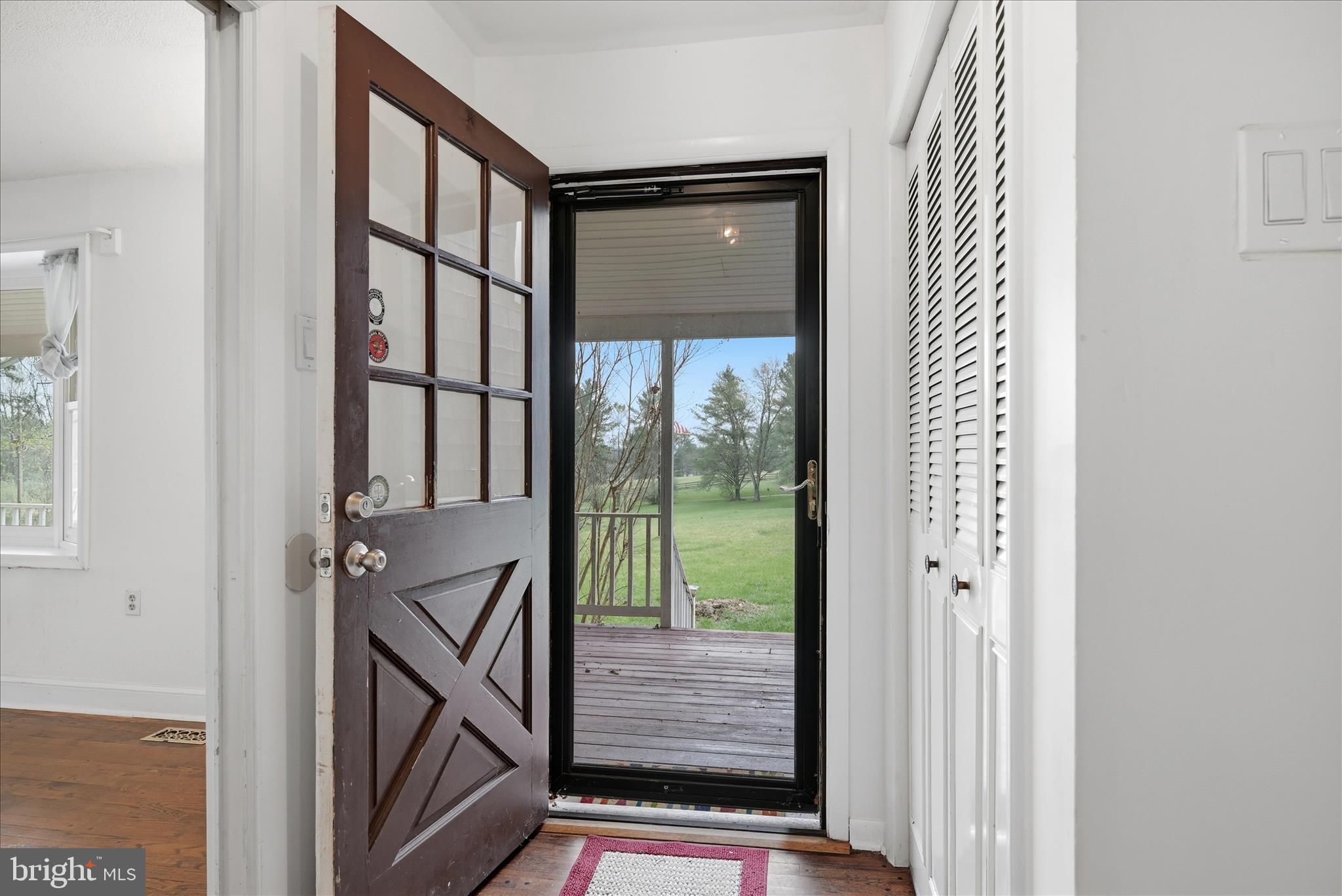 LOVETTSVILLE - Residential