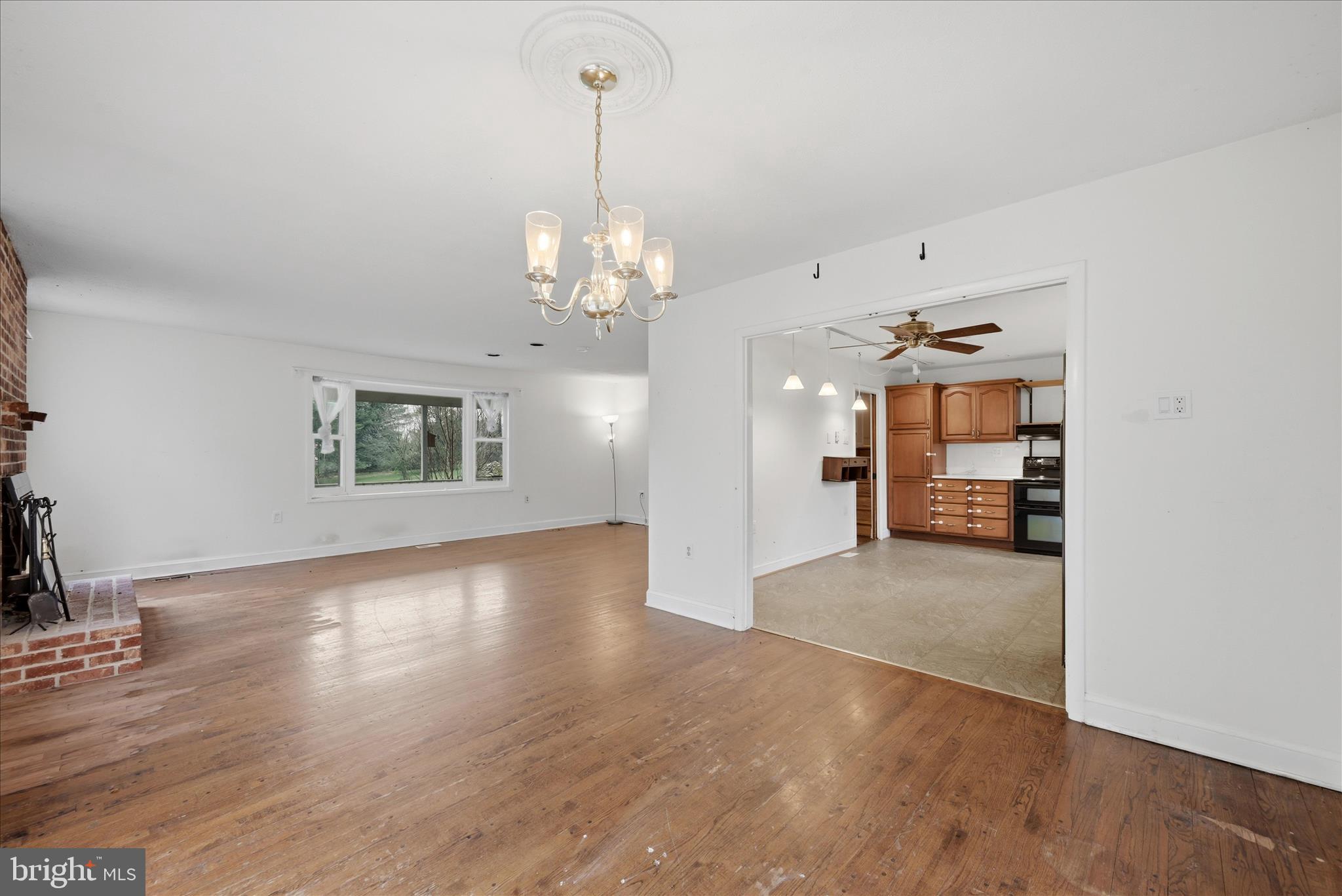 LOVETTSVILLE - Residential