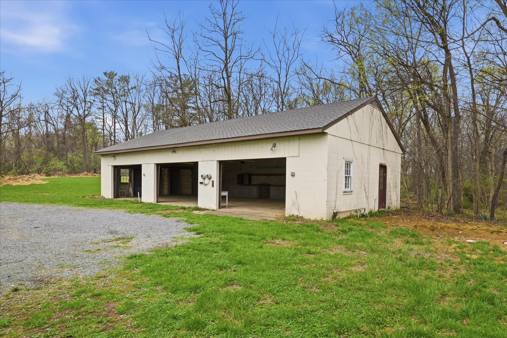 LOVETTSVILLE - Residential