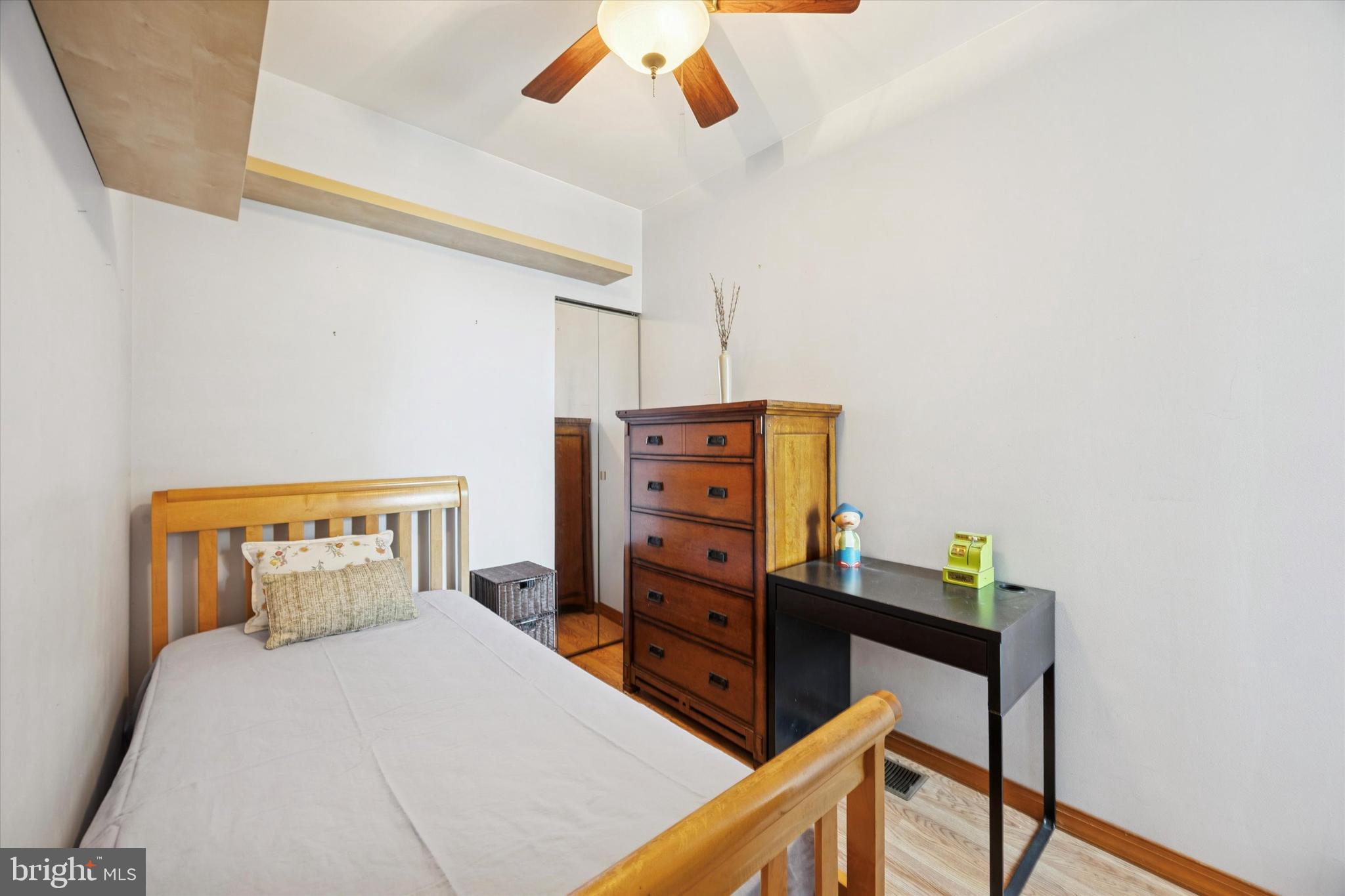 PORT RICHMOND - Residential