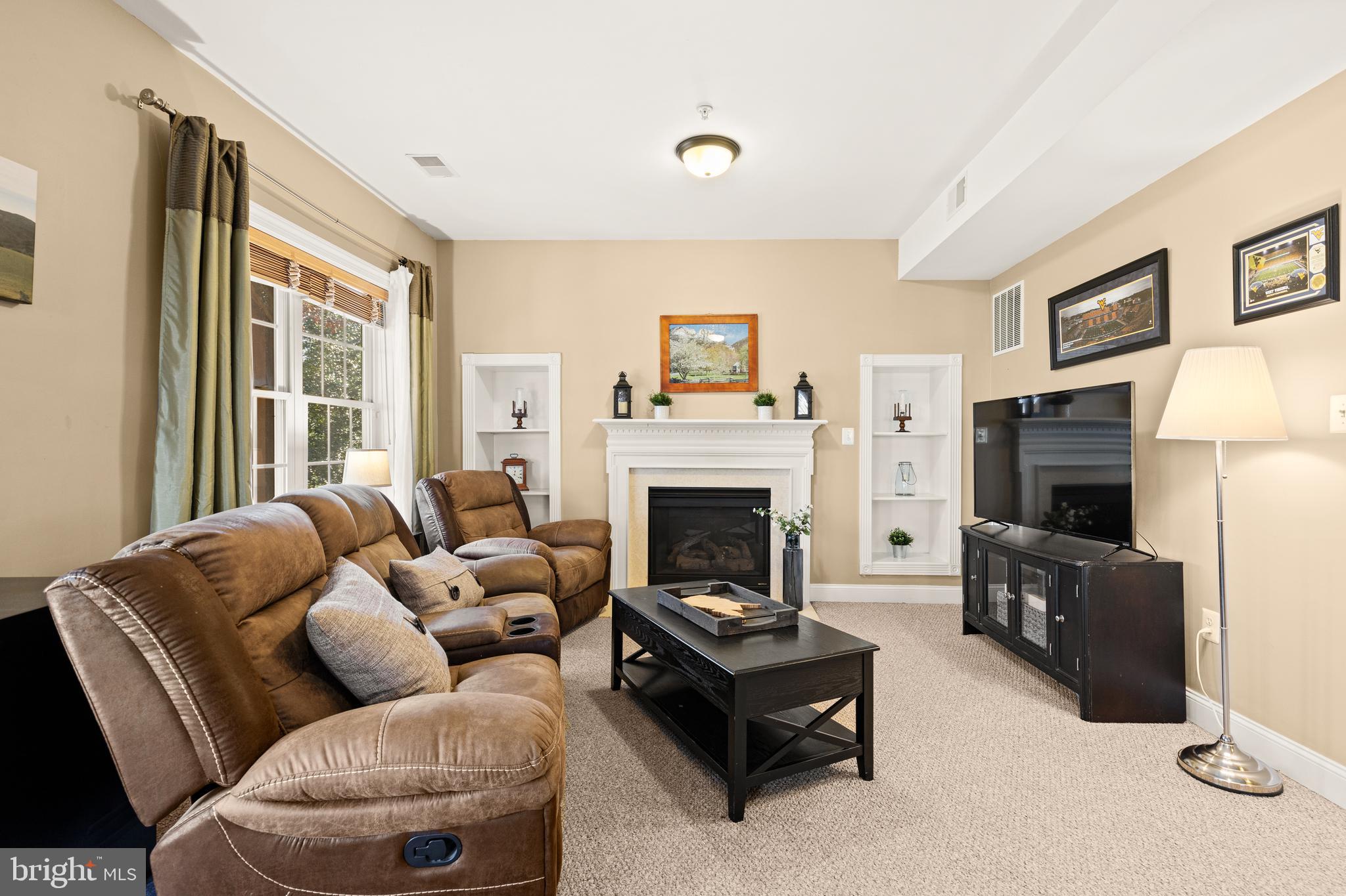 FALLSWOOD COURT - Residential