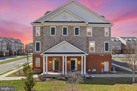 Photo of 21179 Ashburn Heights Drive, ASHBURN, VA 20148 (MLS # VALO2118562)