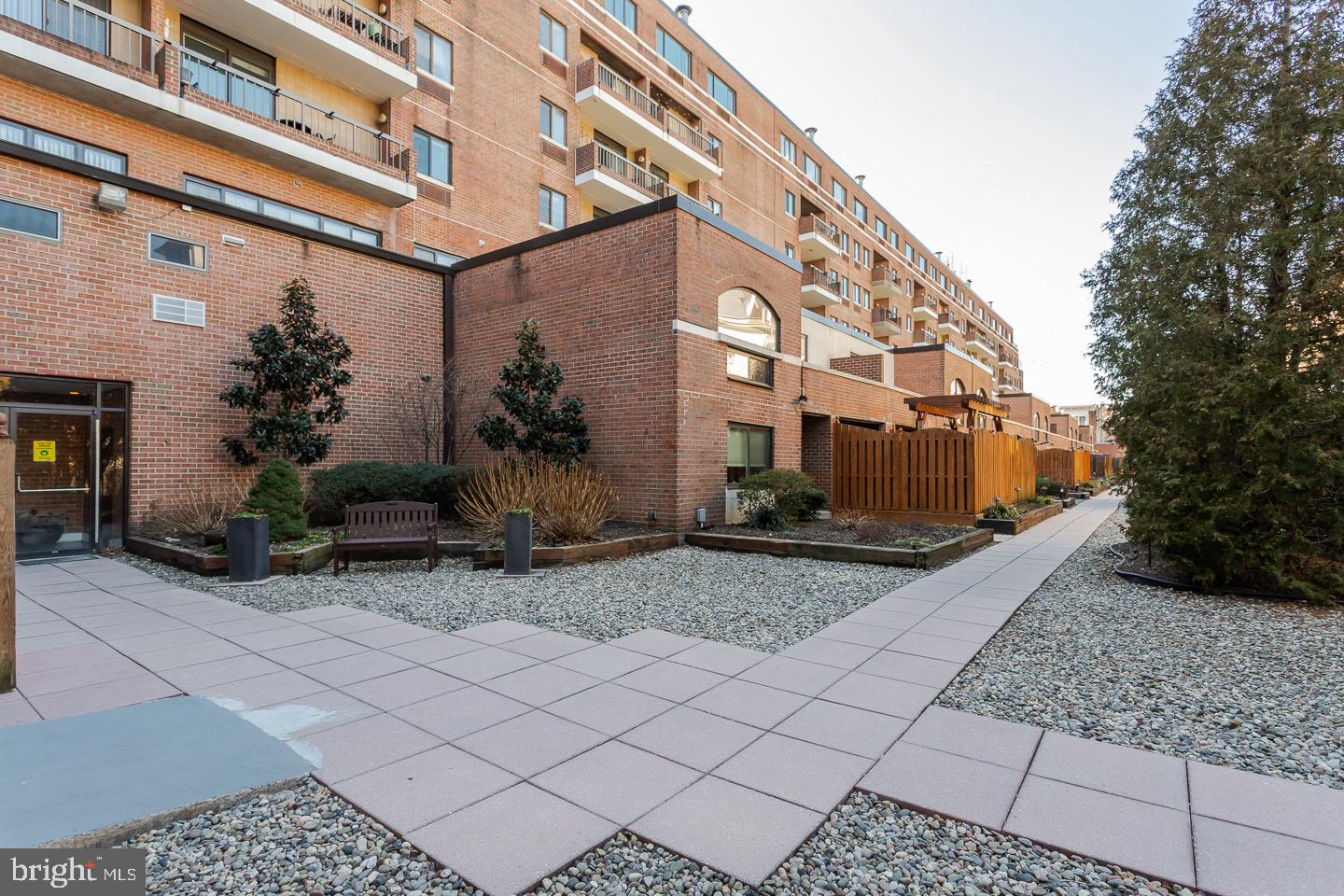 SOCIETY HILL - Residential Lease