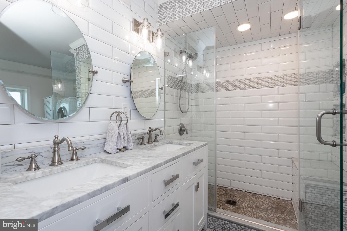 SOCIETY HILL - Residential Lease