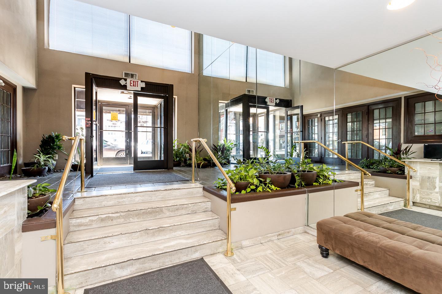 SOCIETY HILL - Residential Lease