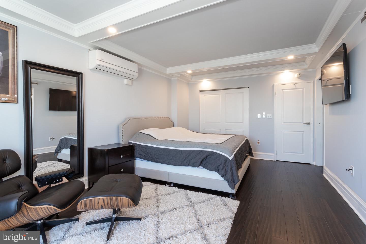 SOCIETY HILL - Residential Lease