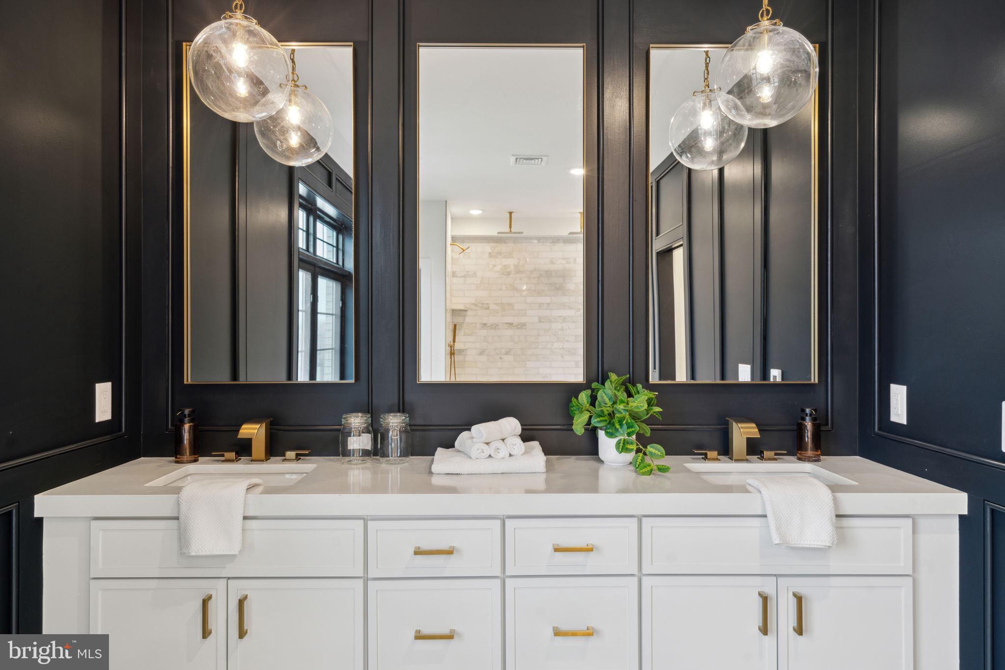 ROXBOROUGH - Residential