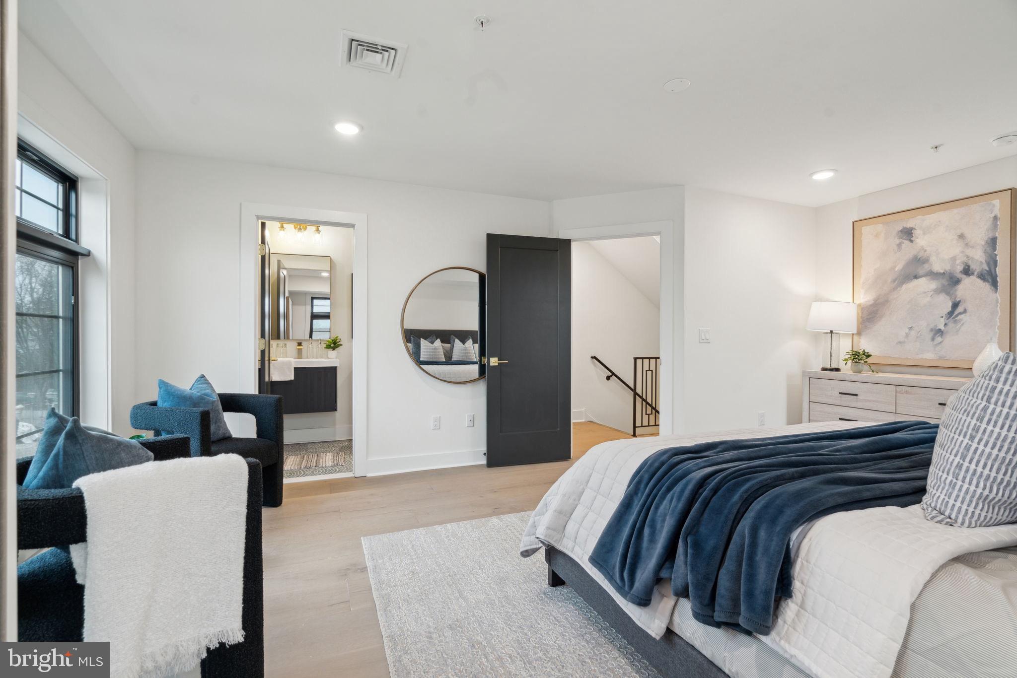 ROXBOROUGH - Residential