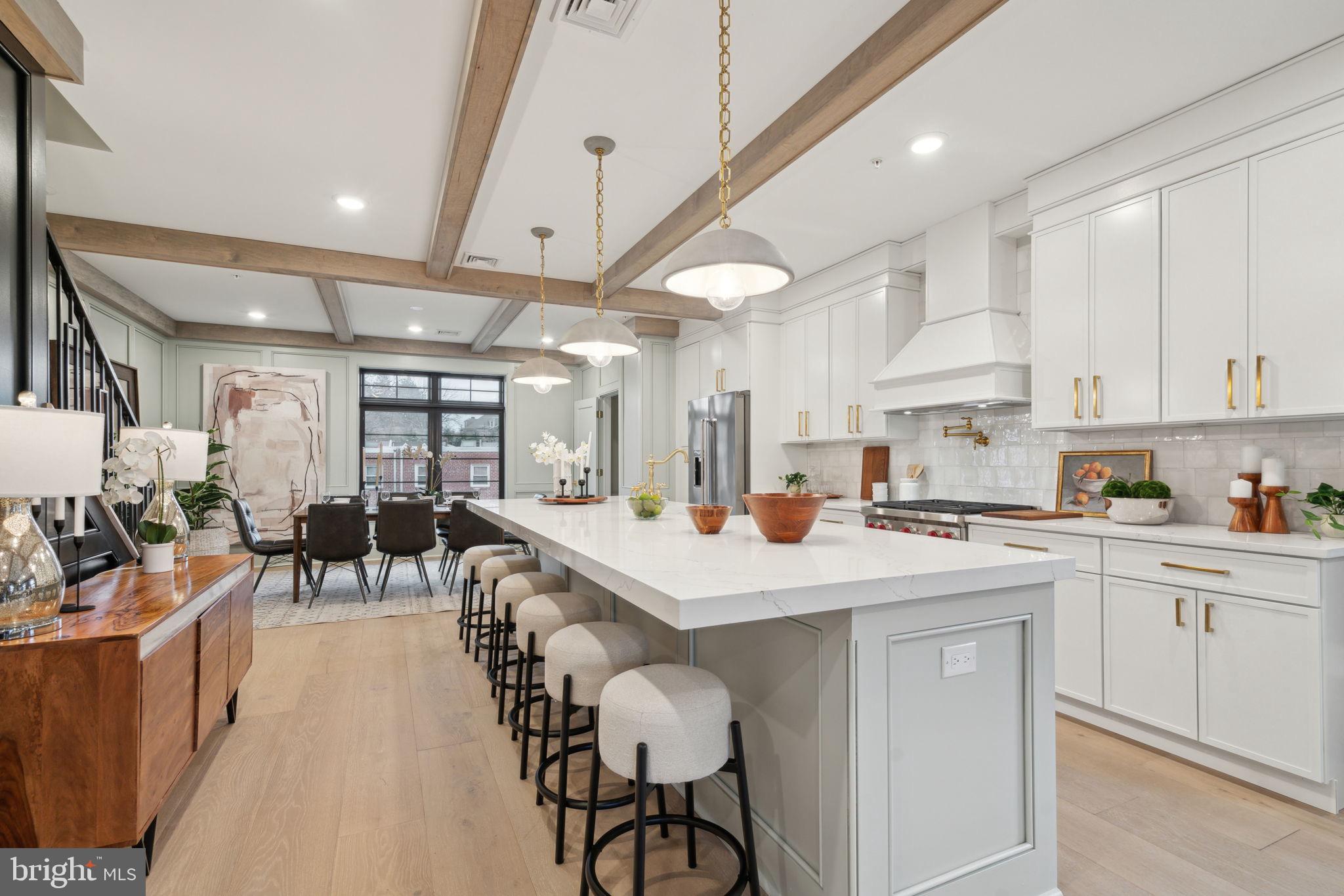 ROXBOROUGH - Residential