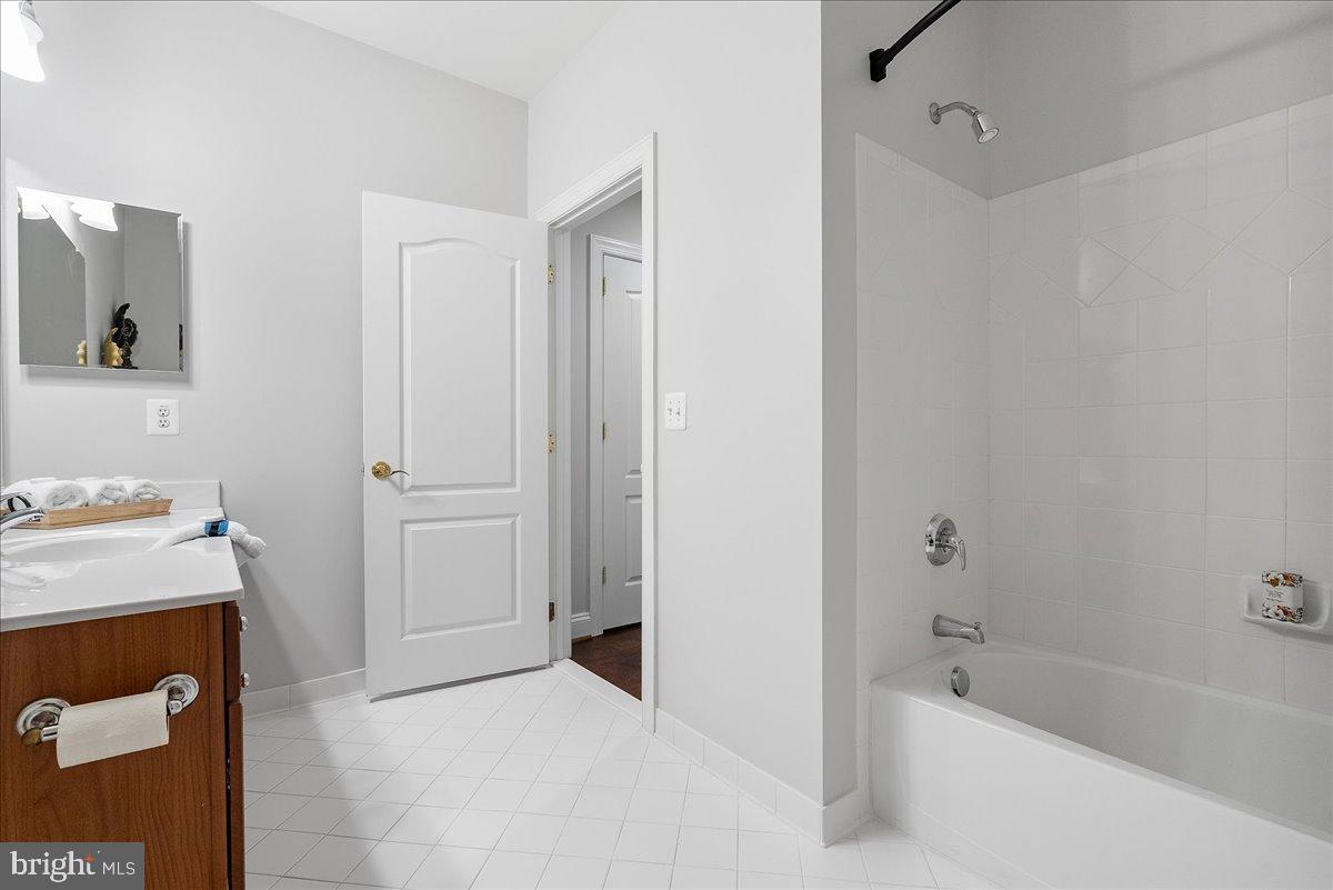 RIVER CREEK - Residential