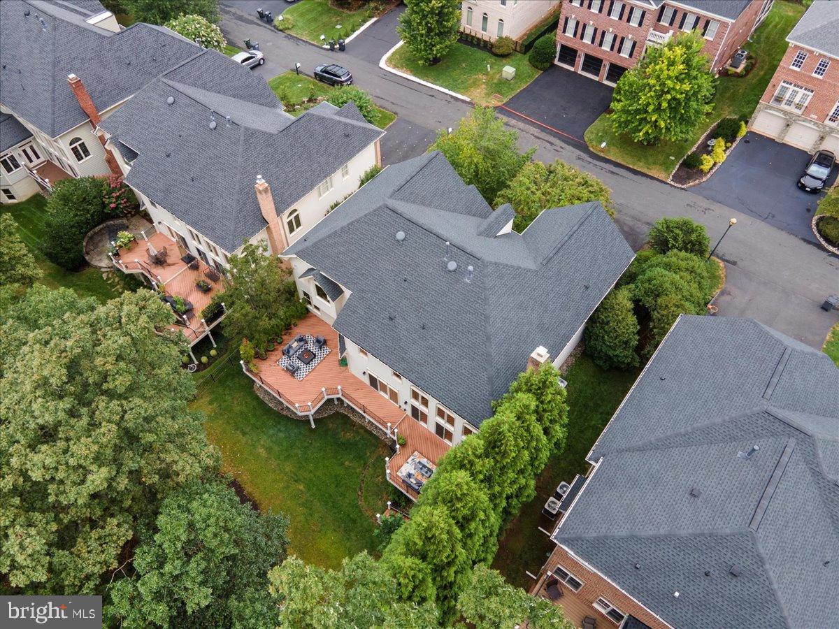 RIVER CREEK - Residential