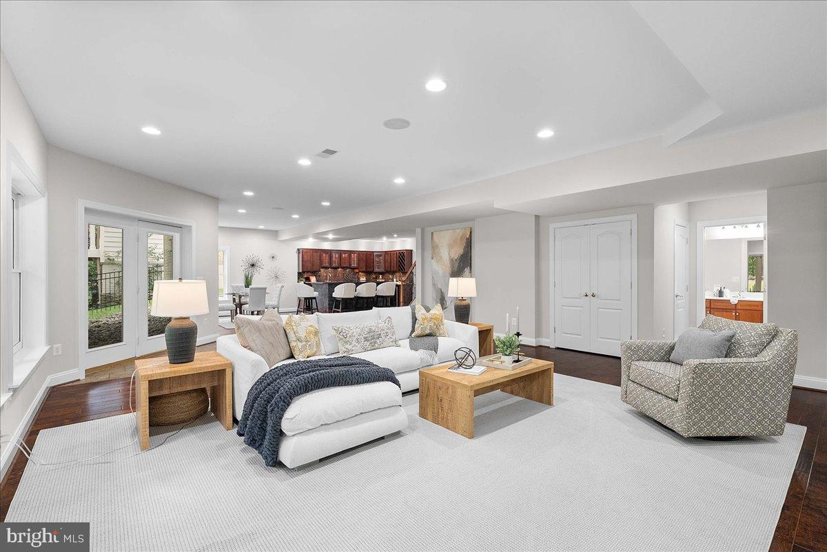 RIVER CREEK - Residential