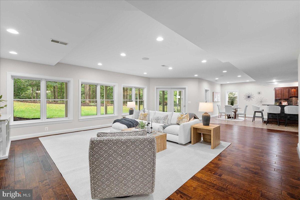 RIVER CREEK - Residential