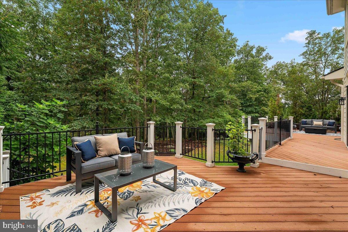 RIVER CREEK - Residential