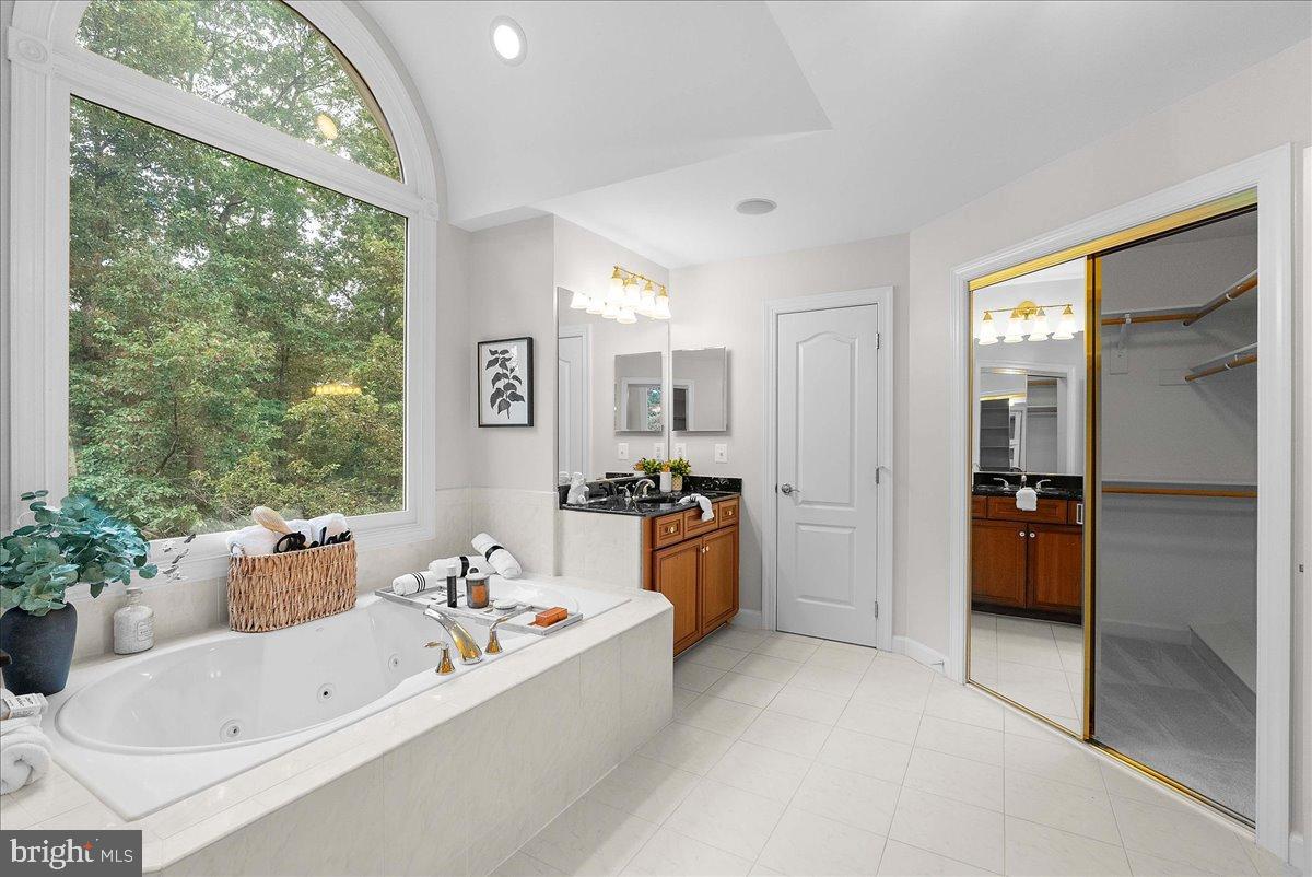 RIVER CREEK - Residential