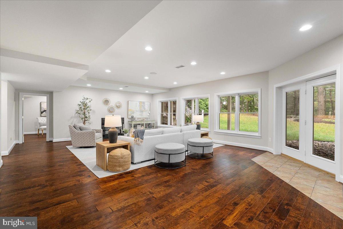 RIVER CREEK - Residential