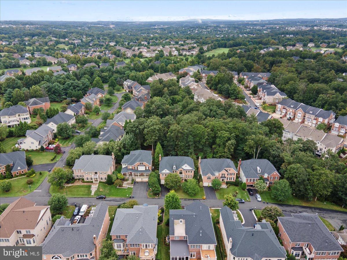 RIVER CREEK - Residential