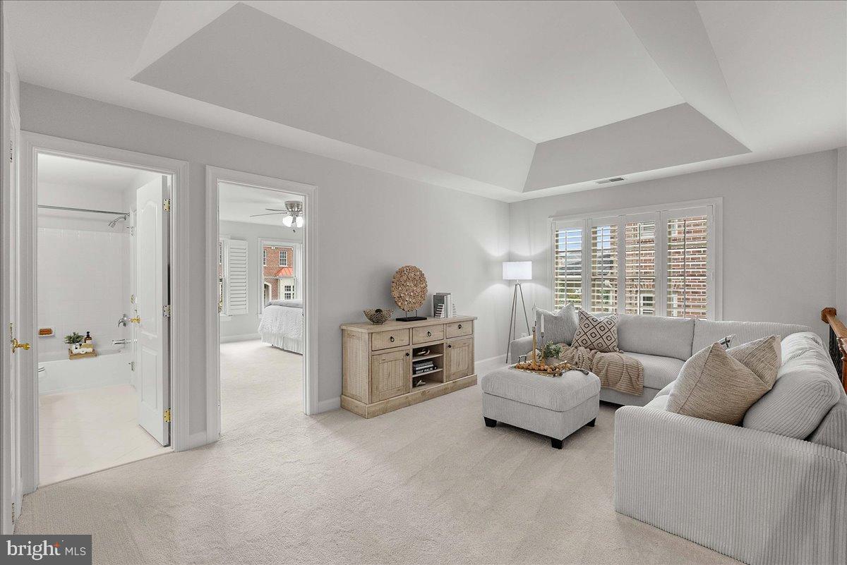 RIVER CREEK - Residential