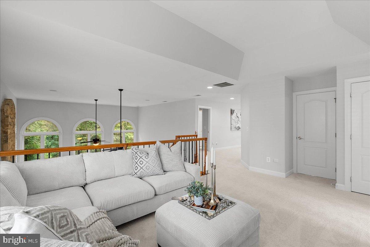 RIVER CREEK - Residential