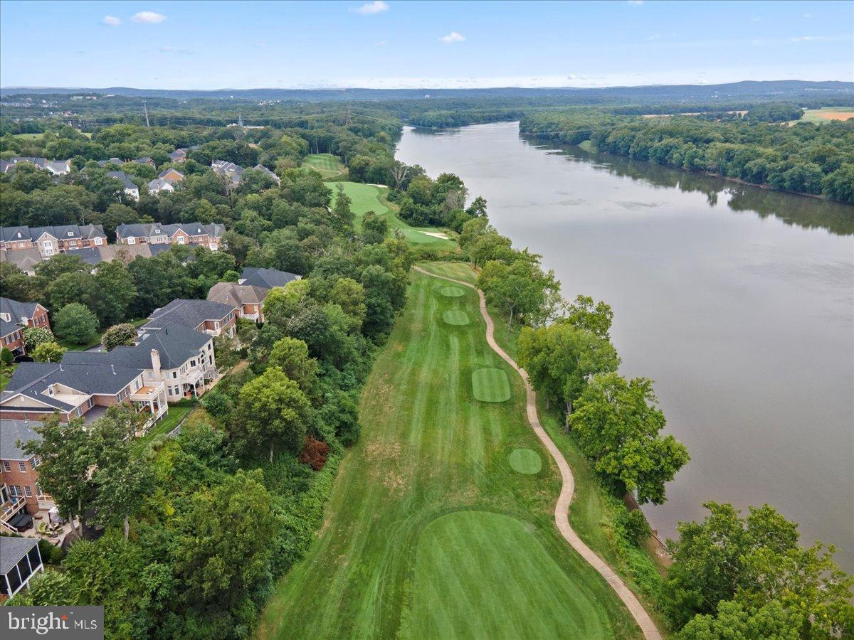 RIVER CREEK - Residential