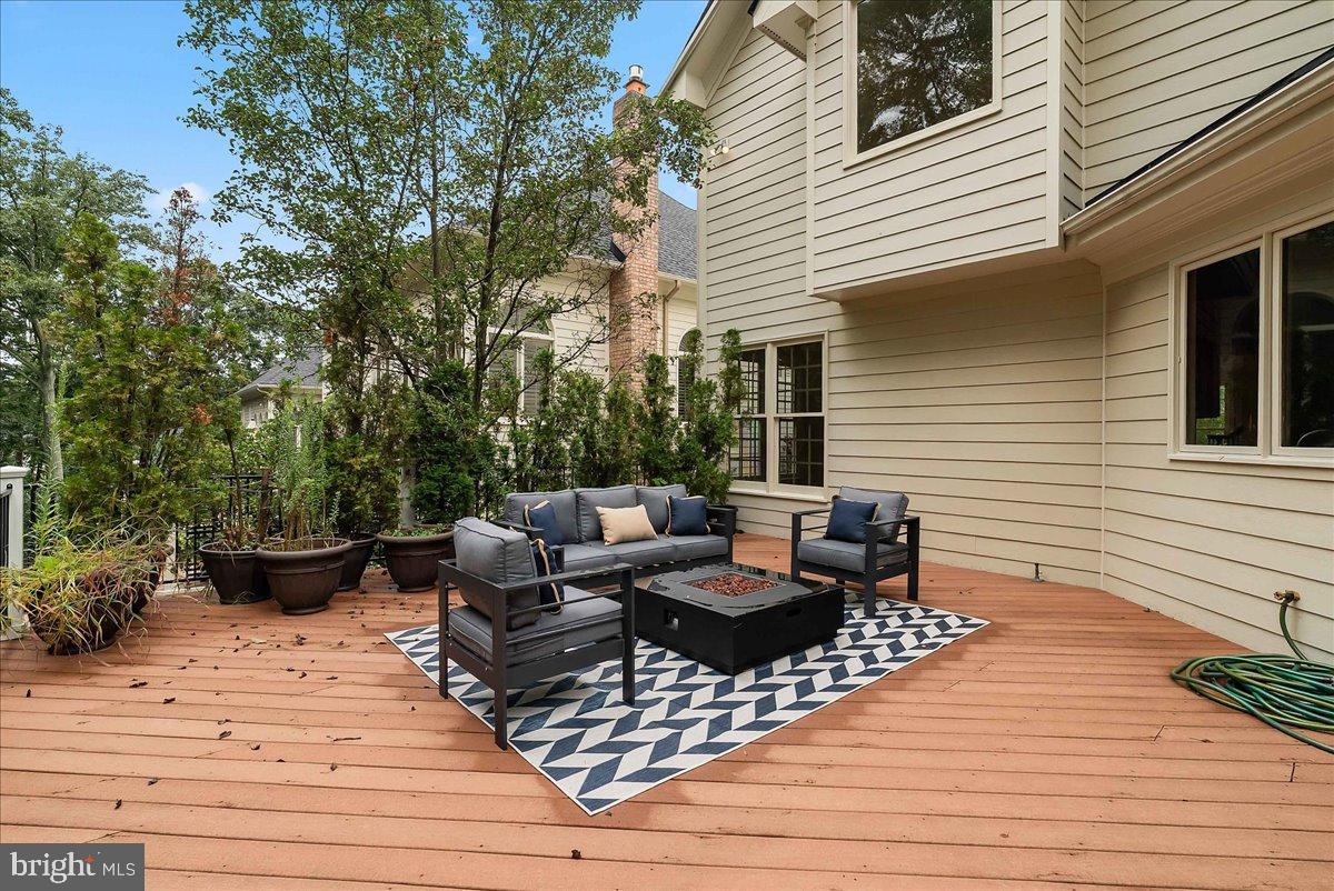 RIVER CREEK - Residential