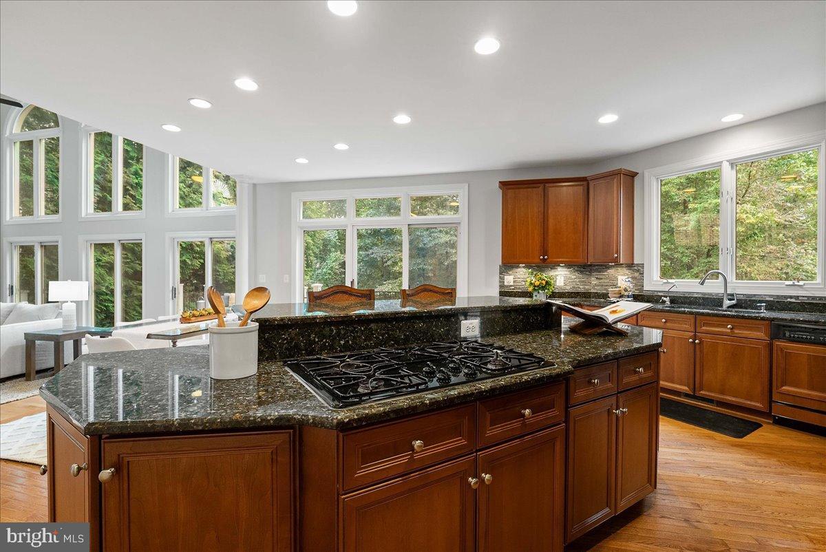 RIVER CREEK - Residential