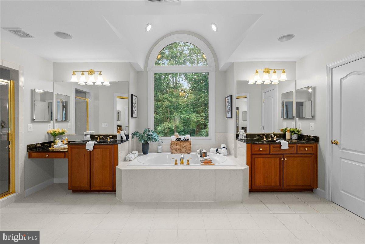 RIVER CREEK - Residential