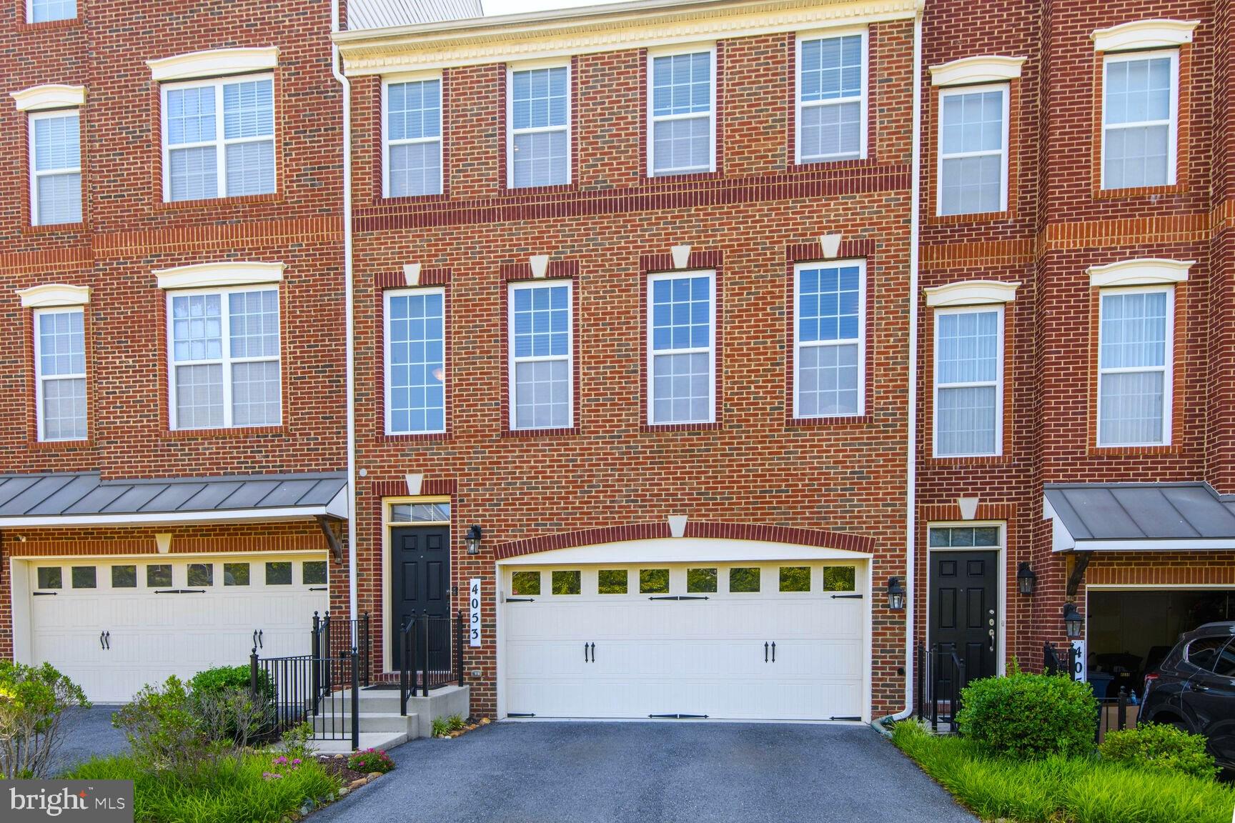 MARLBORO RIDGE - Residential