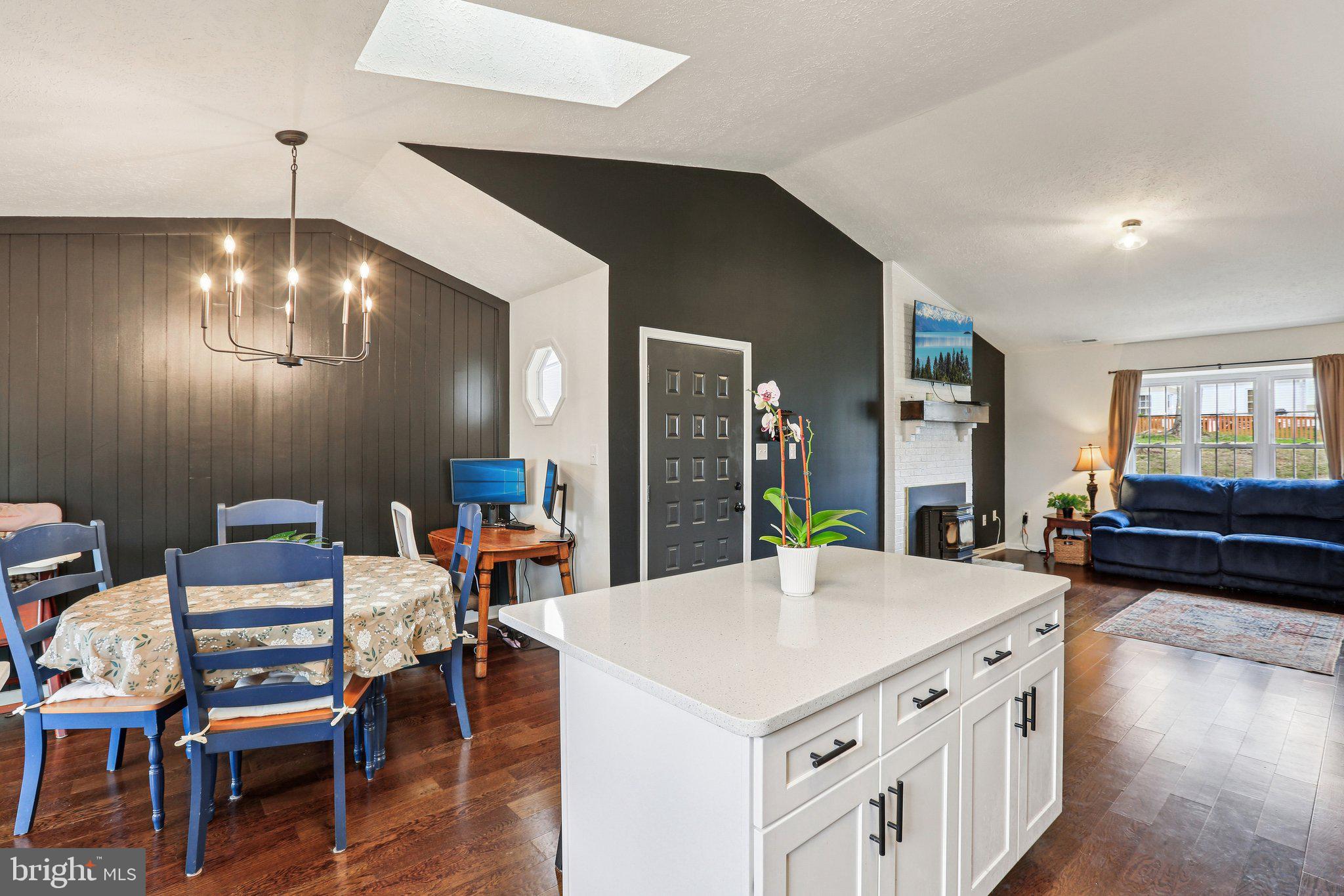 RIVERSIDE - Residential