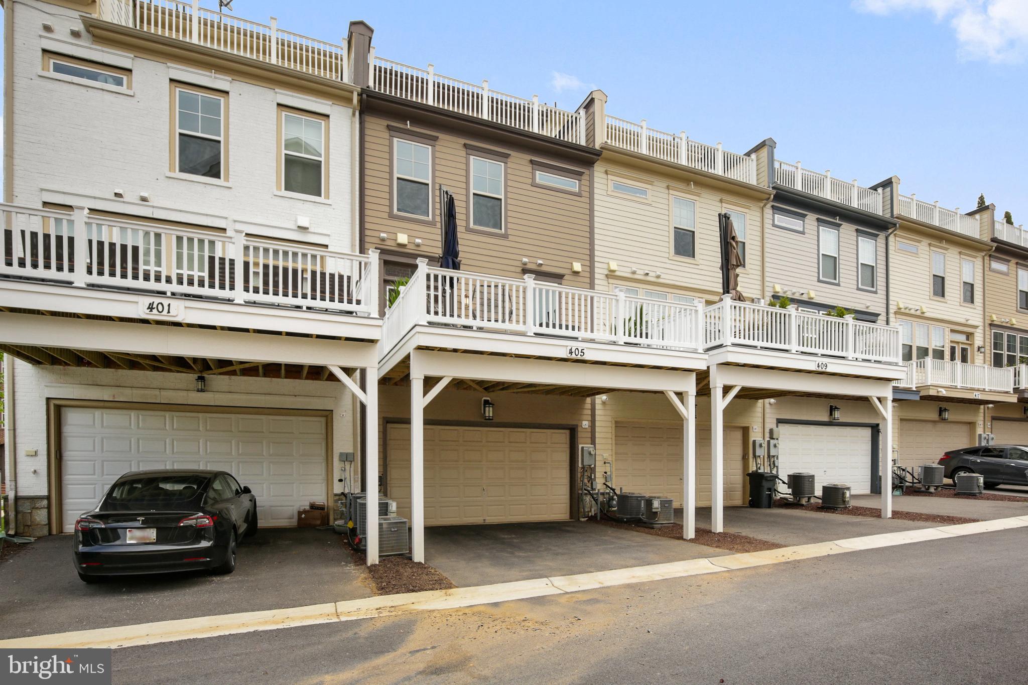 CROWN FARM - Residential