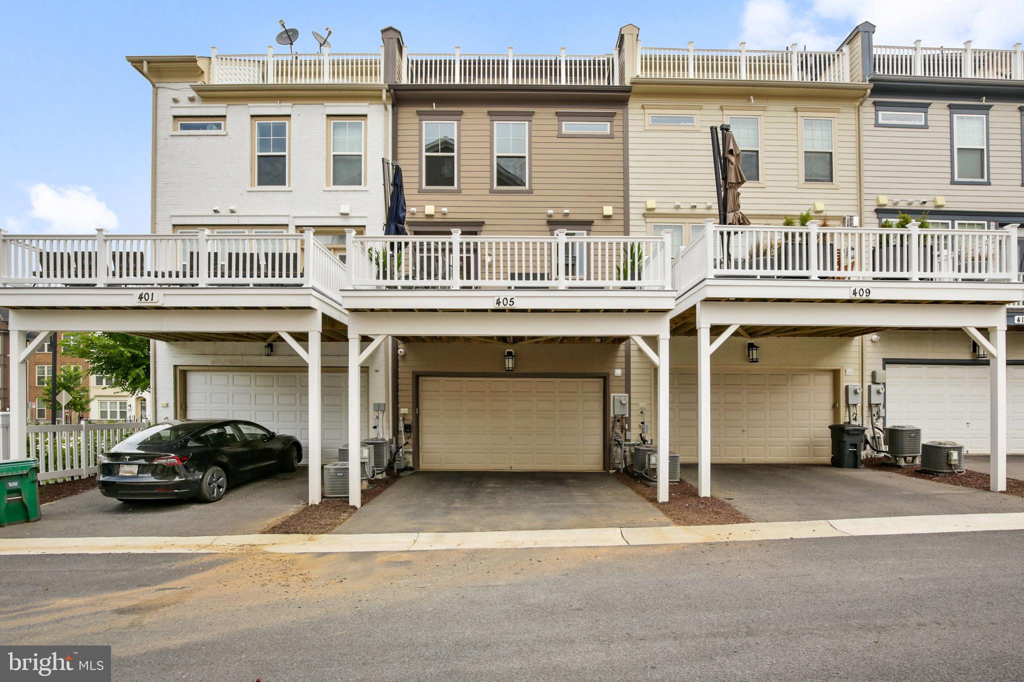 CROWN FARM - Residential