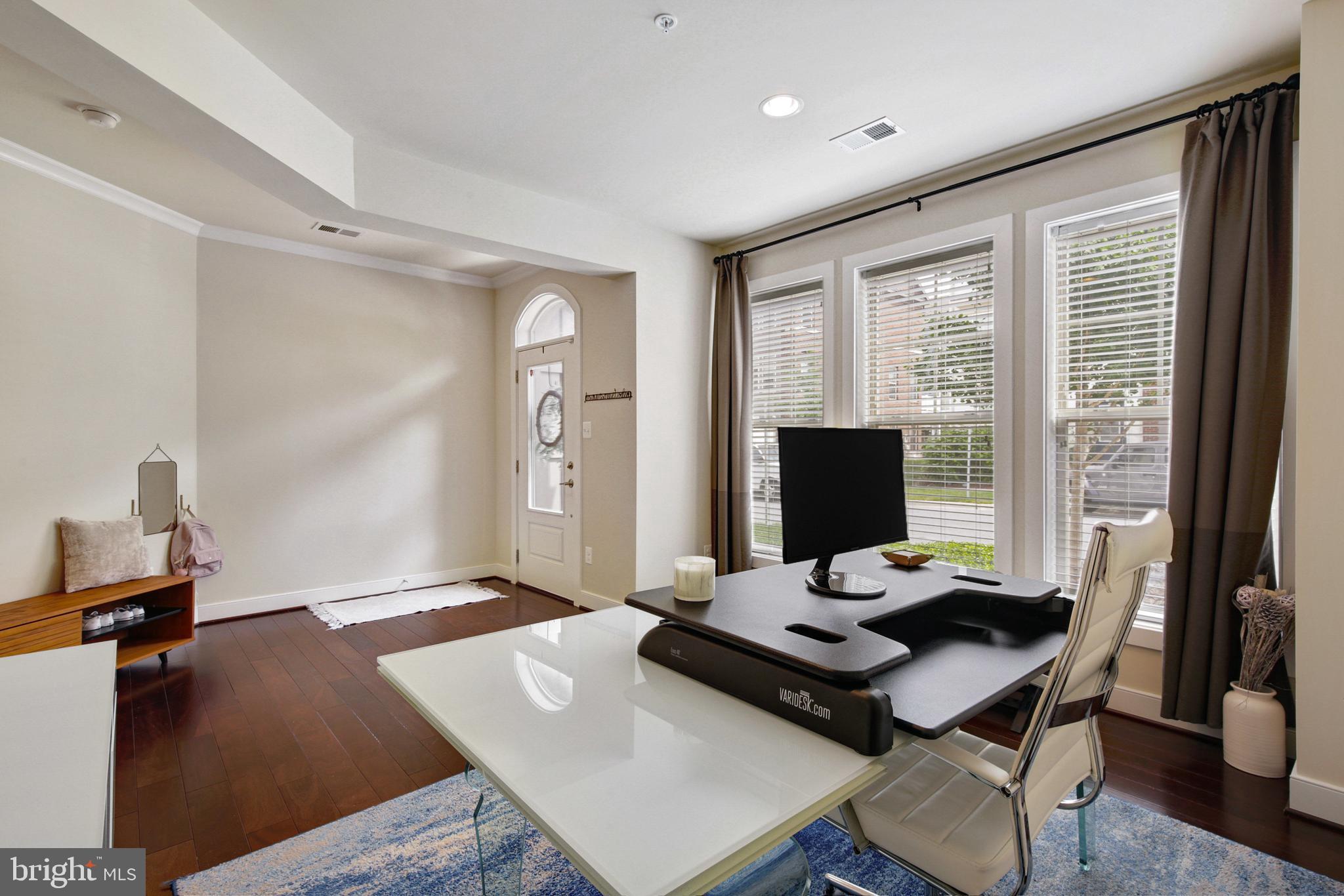 CROWN FARM - Residential