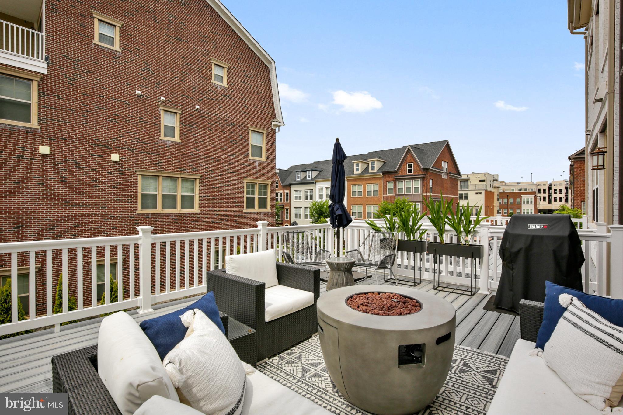 CROWN FARM - Residential