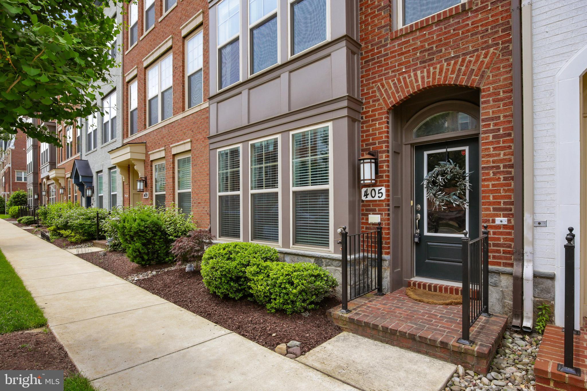 CROWN FARM - Residential
