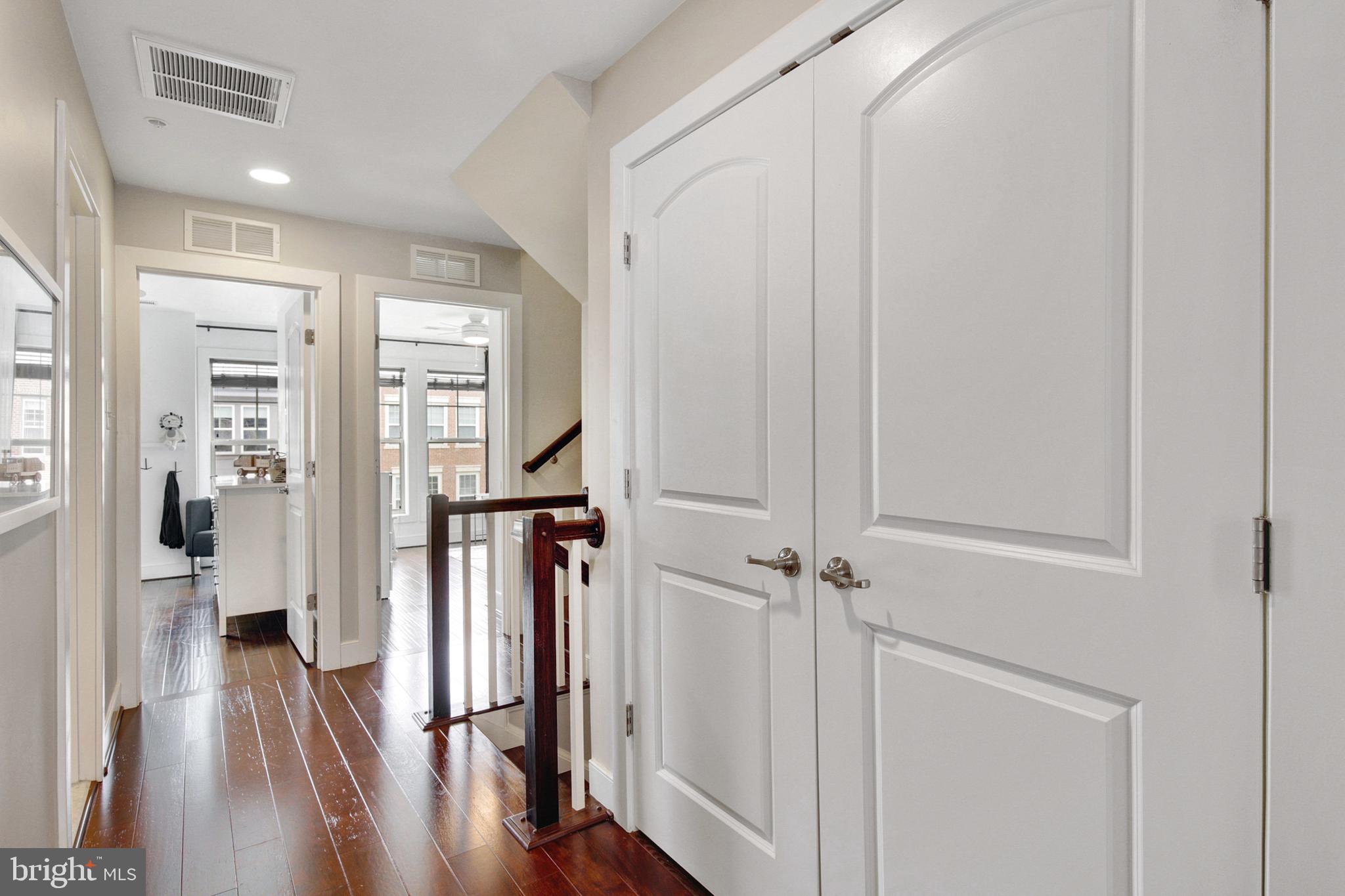 CROWN FARM - Residential