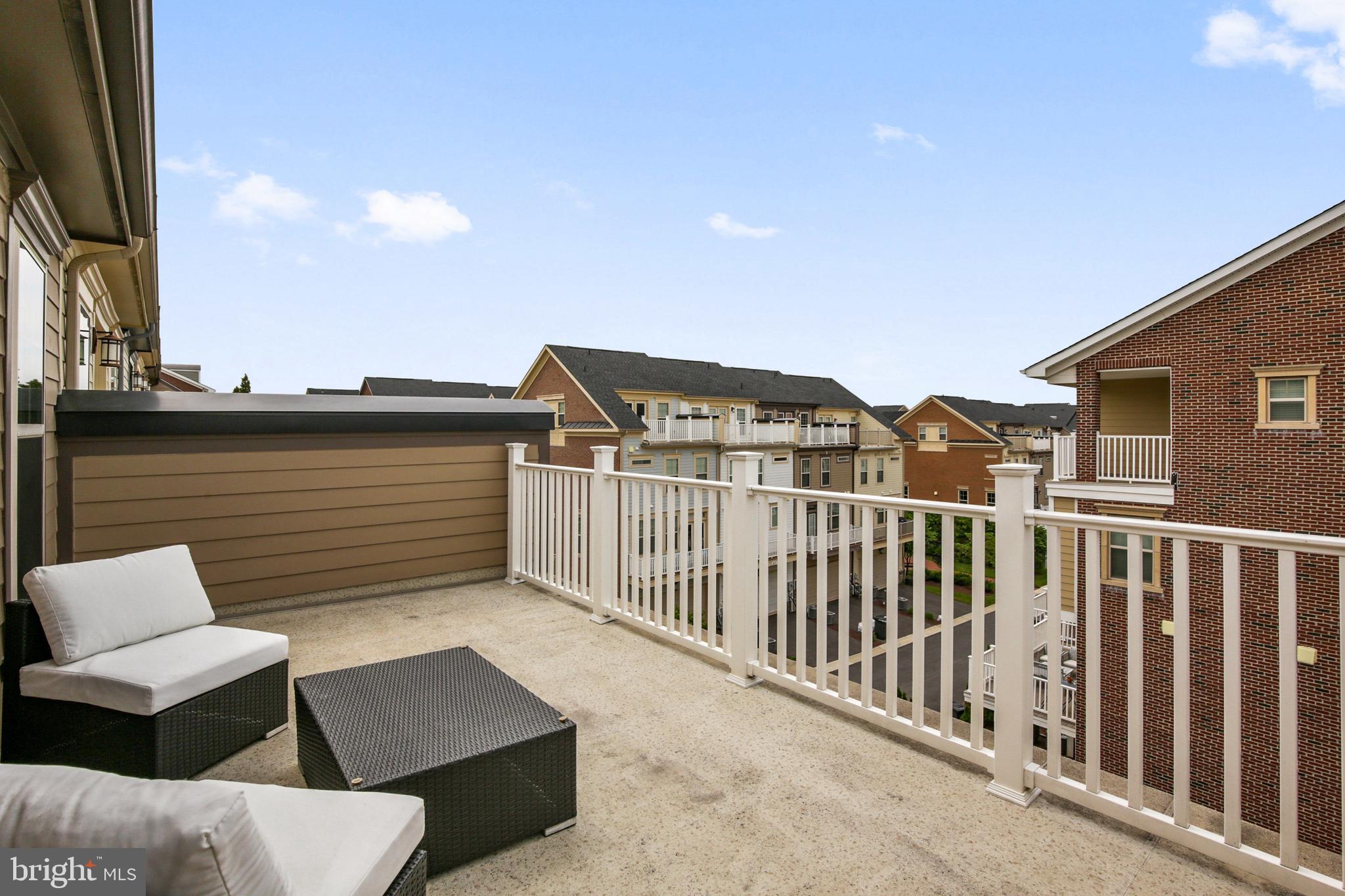 CROWN FARM - Residential