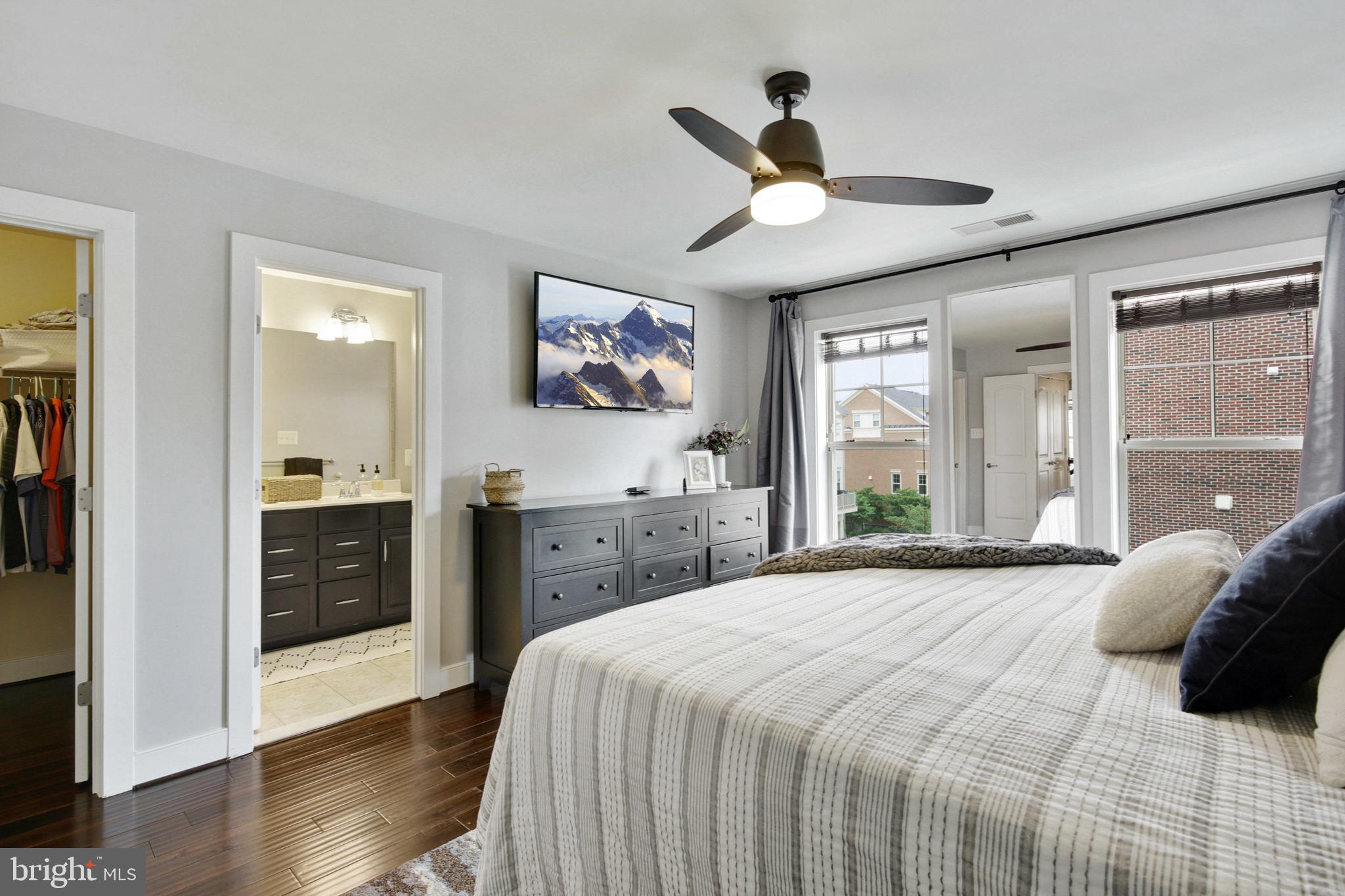 CROWN FARM - Residential