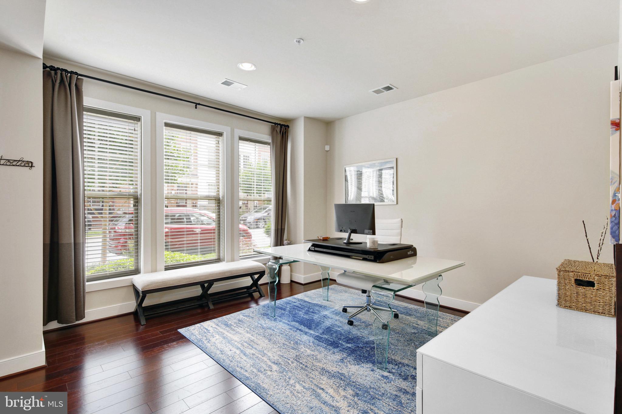 CROWN FARM - Residential