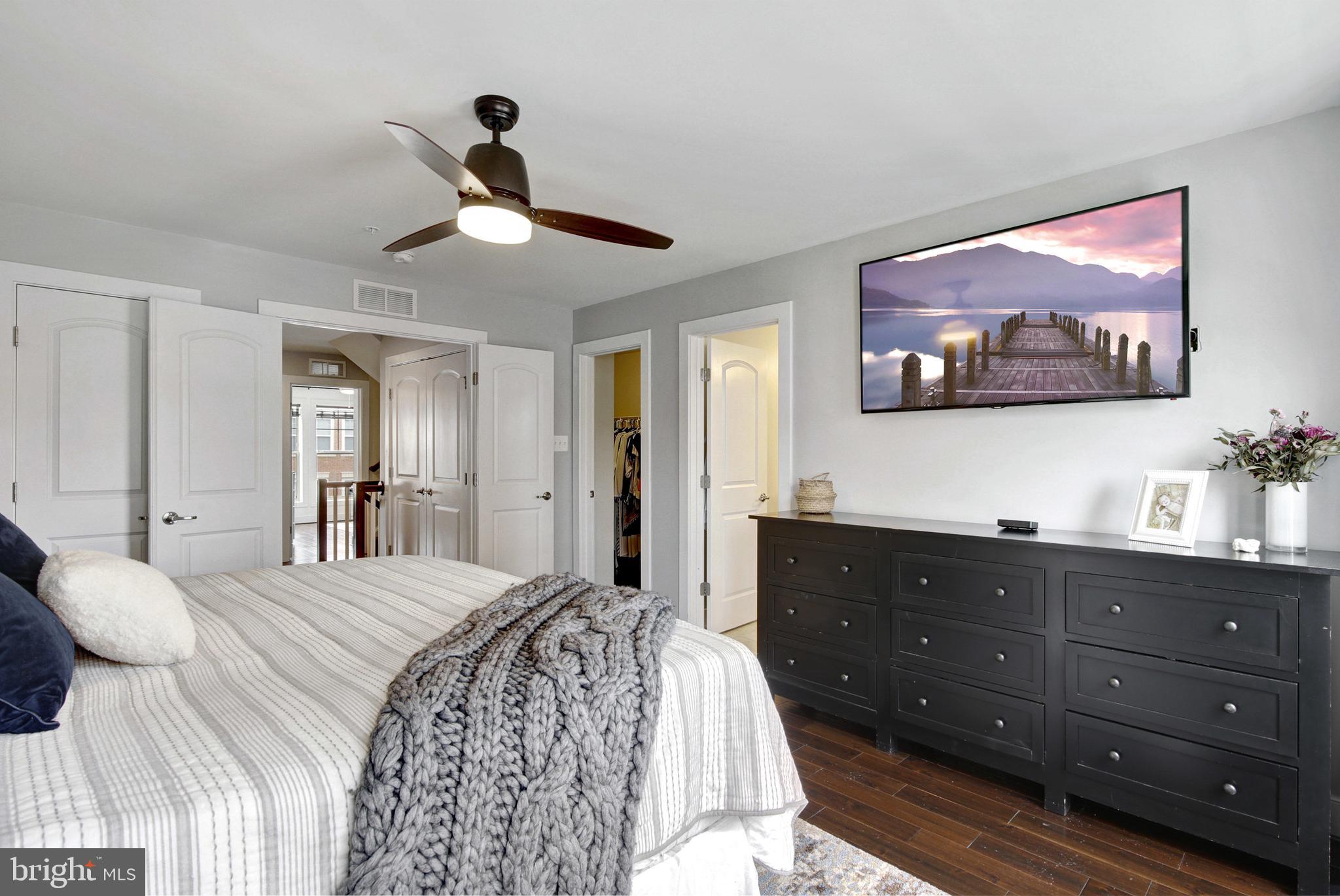 CROWN FARM - Residential