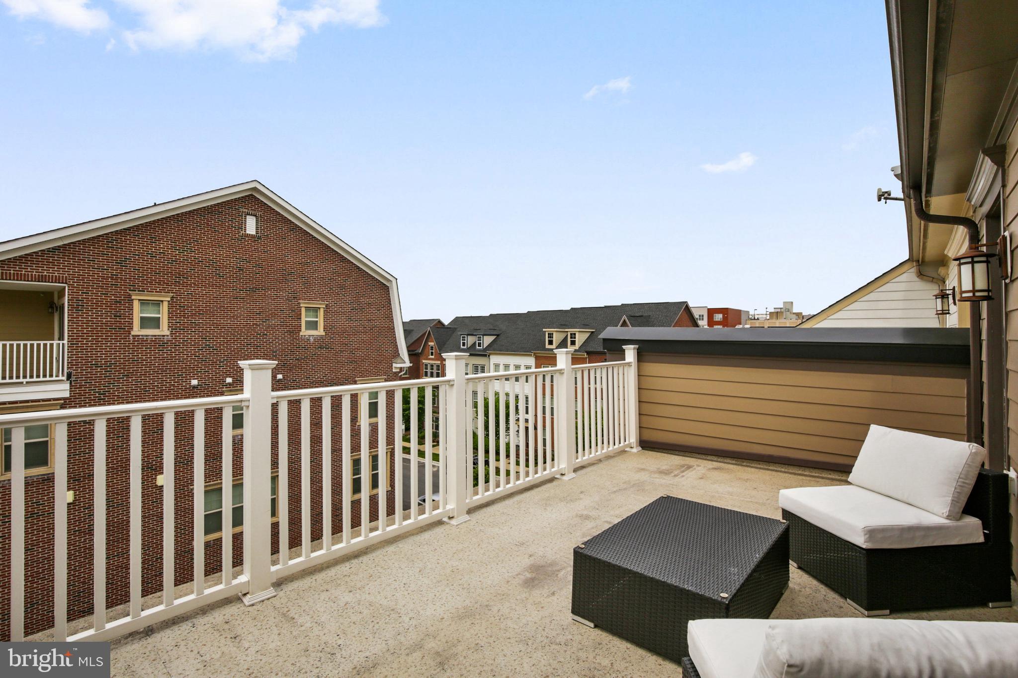 CROWN FARM - Residential