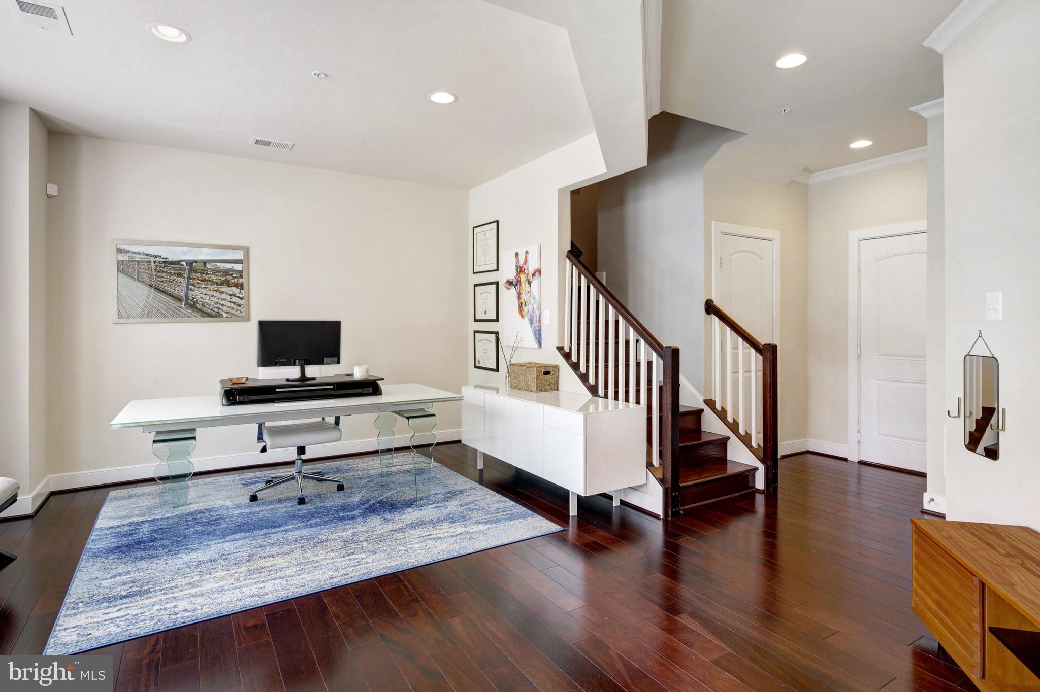 CROWN FARM - Residential